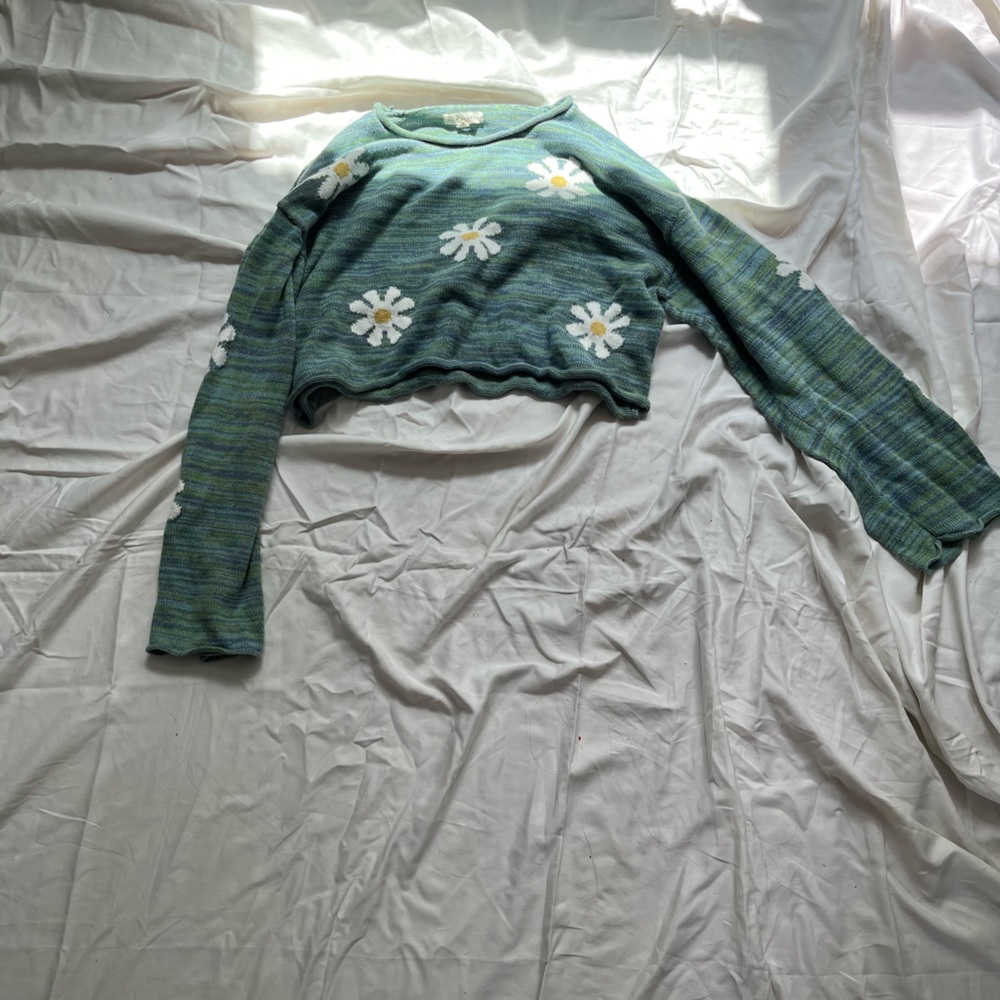 LA hearts Pac-sun Flower Crop Sweater